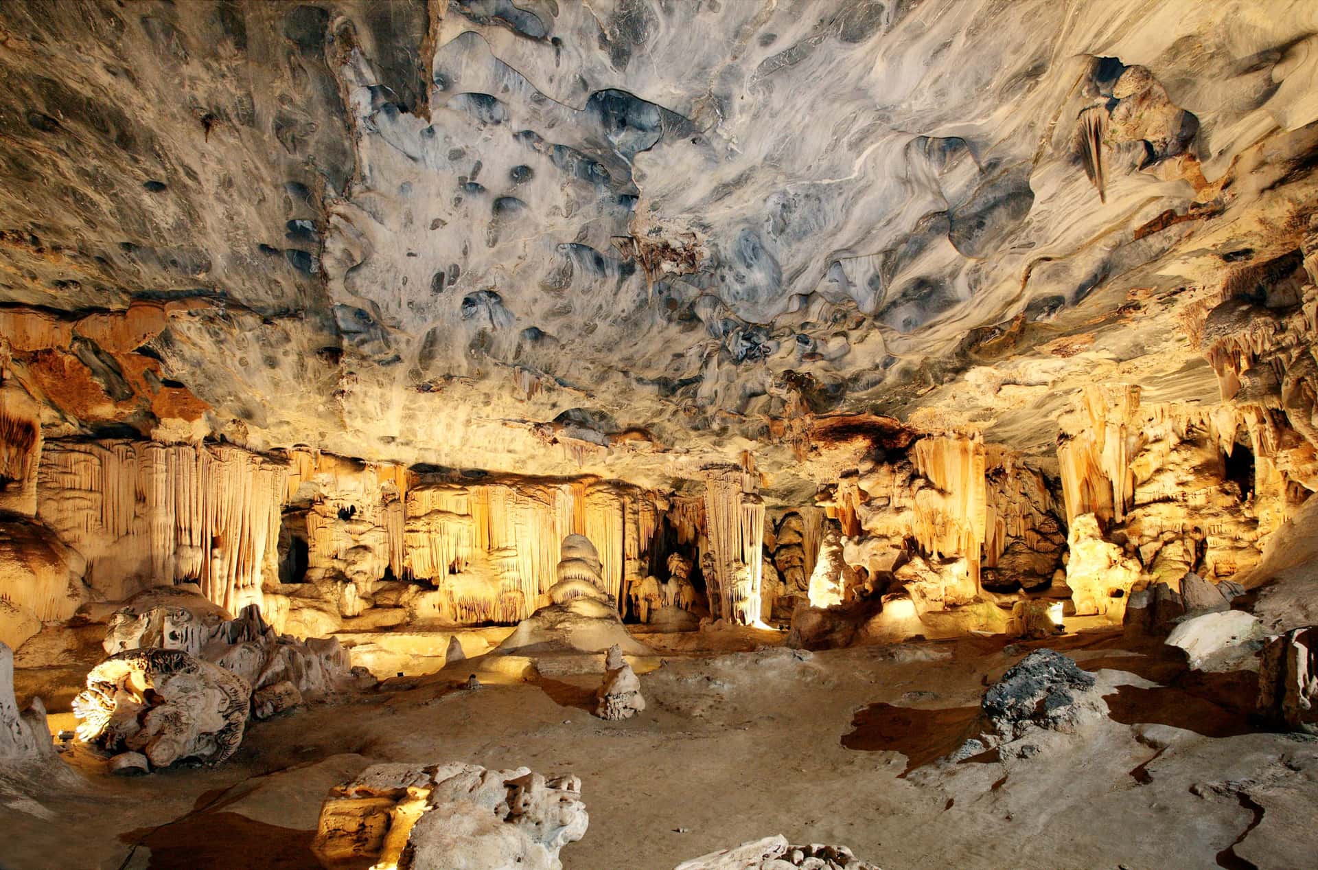 Cango Caves Heritage Tour in Discovery South Africa Tours