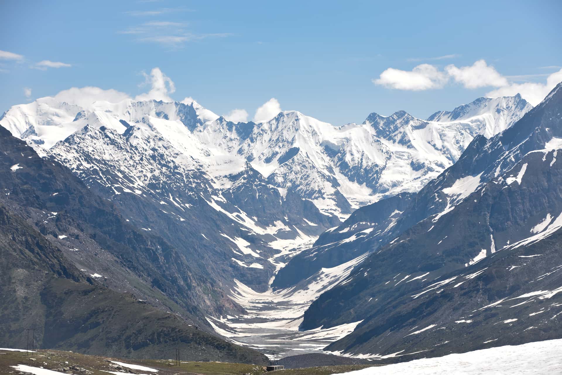 Take A Trip to Rohtang Pass in Himachal