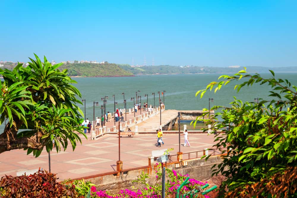 Dona Paula Beach-Beach in Goa in Goa