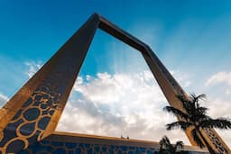 Dubai frame