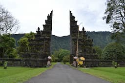 Handara Gate  2