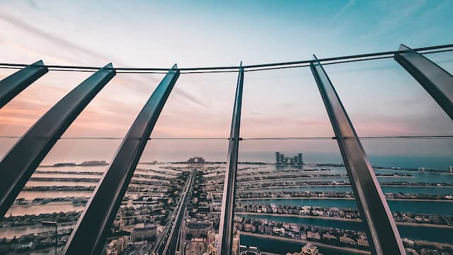 Dubai with Abu Dhabi