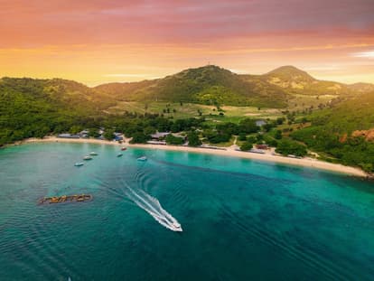 Coral Island Tour