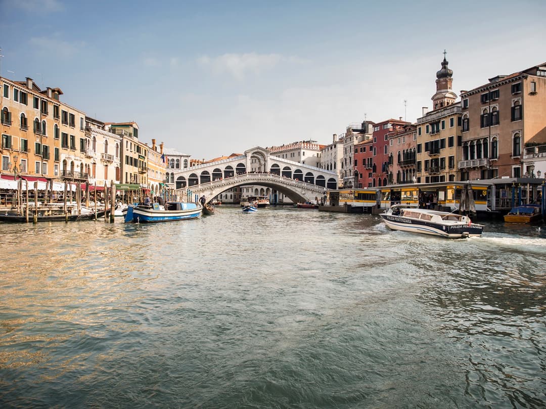 Stroll Around Venice Oldest Rialto Bridge