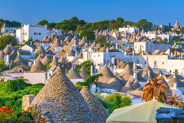 alberobello bari italy