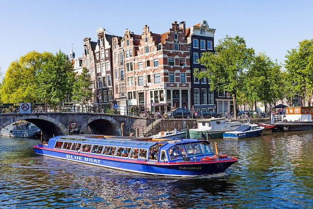 amsterdam canal cruise