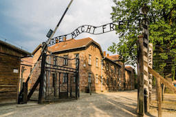 Auschwitz 1