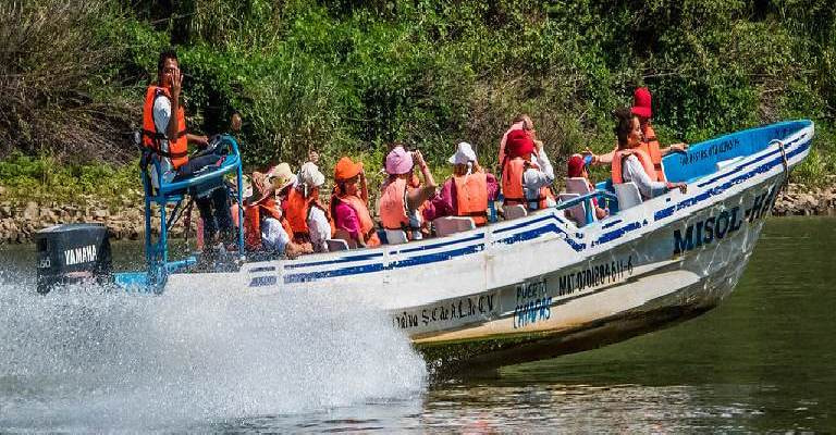 Boat tour at Canyon Del Sumidero