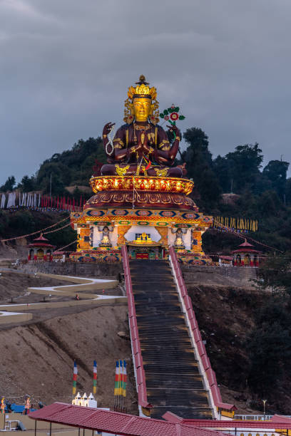 Chenrezig_status_n_skywalk