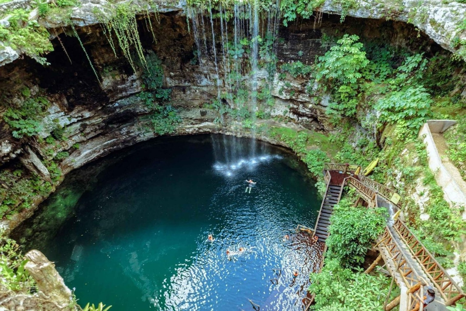 Chichen Itza, Cenote & Valladolid Tour