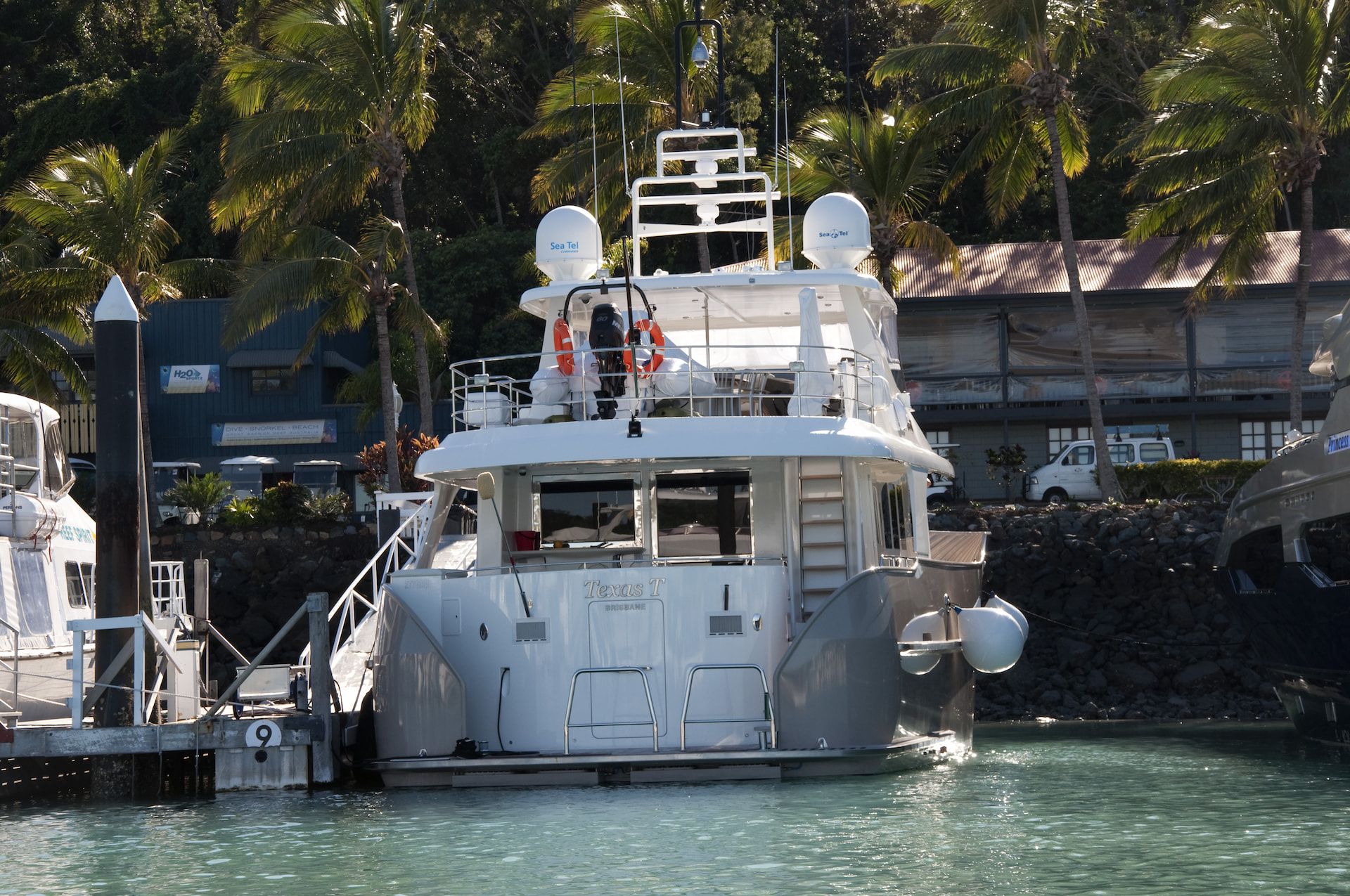 Full Day cruise of Whitsundays to Great Barrier Reef 1