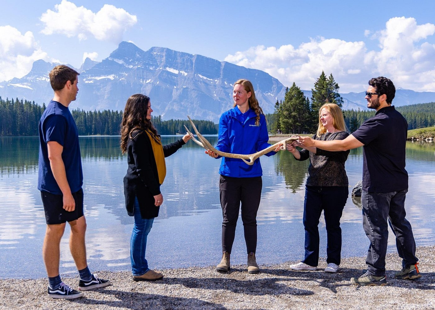 Discover Banff and Wildlife Tour