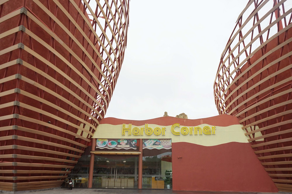 Harbor Corner Vinwonders 1