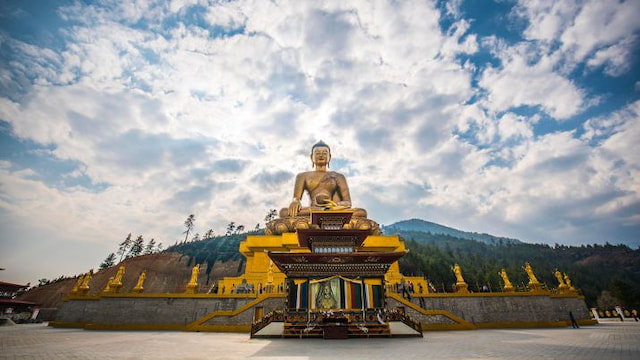 kuenselphodrang ( buddha point )