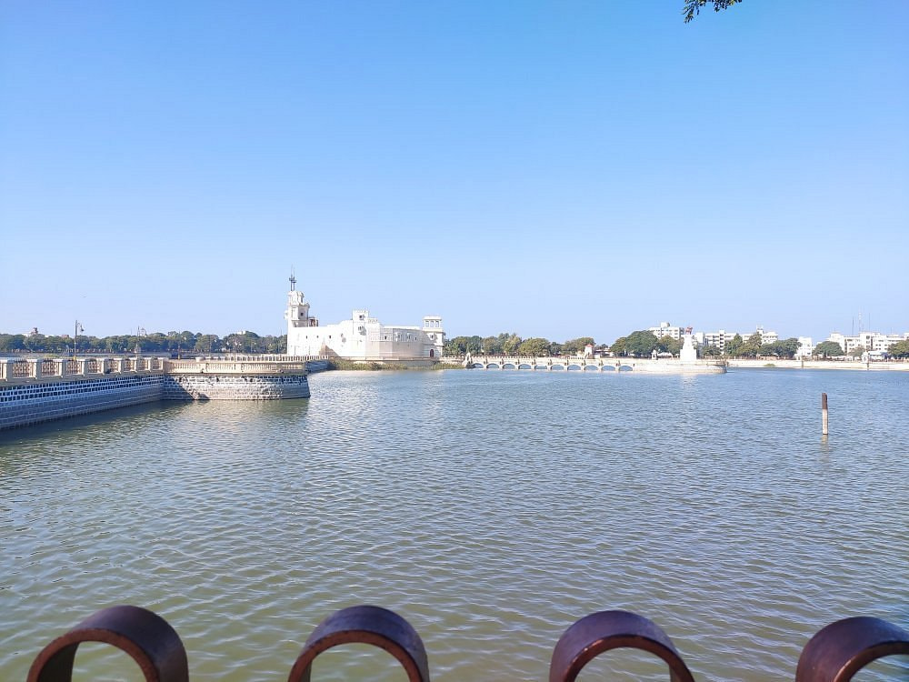 Lakhota Lake