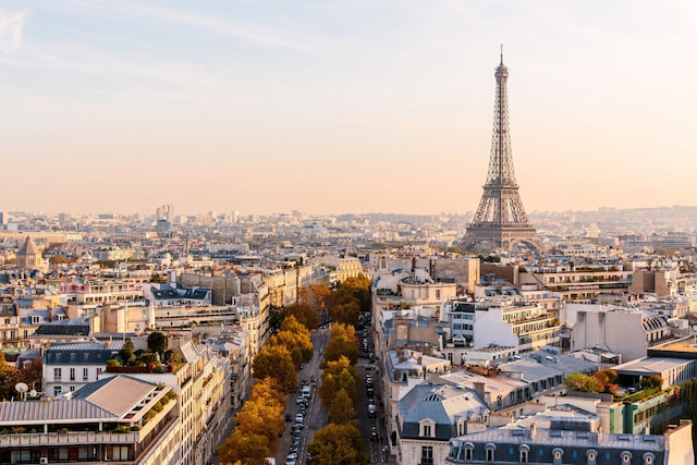 paris citycentre exterior