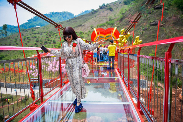 Rong May Glass Bridge 1