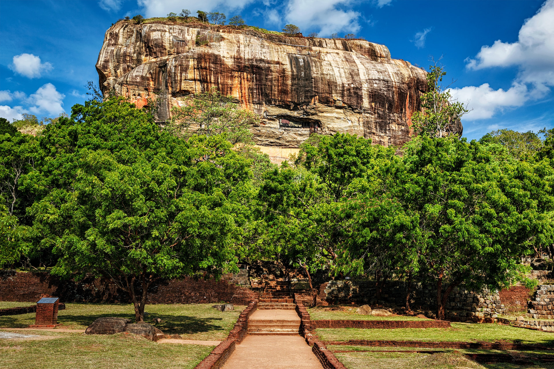 Sigiriya Rock 1