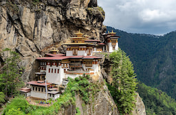Taktsang Lhakhang ( Tigers Nest )