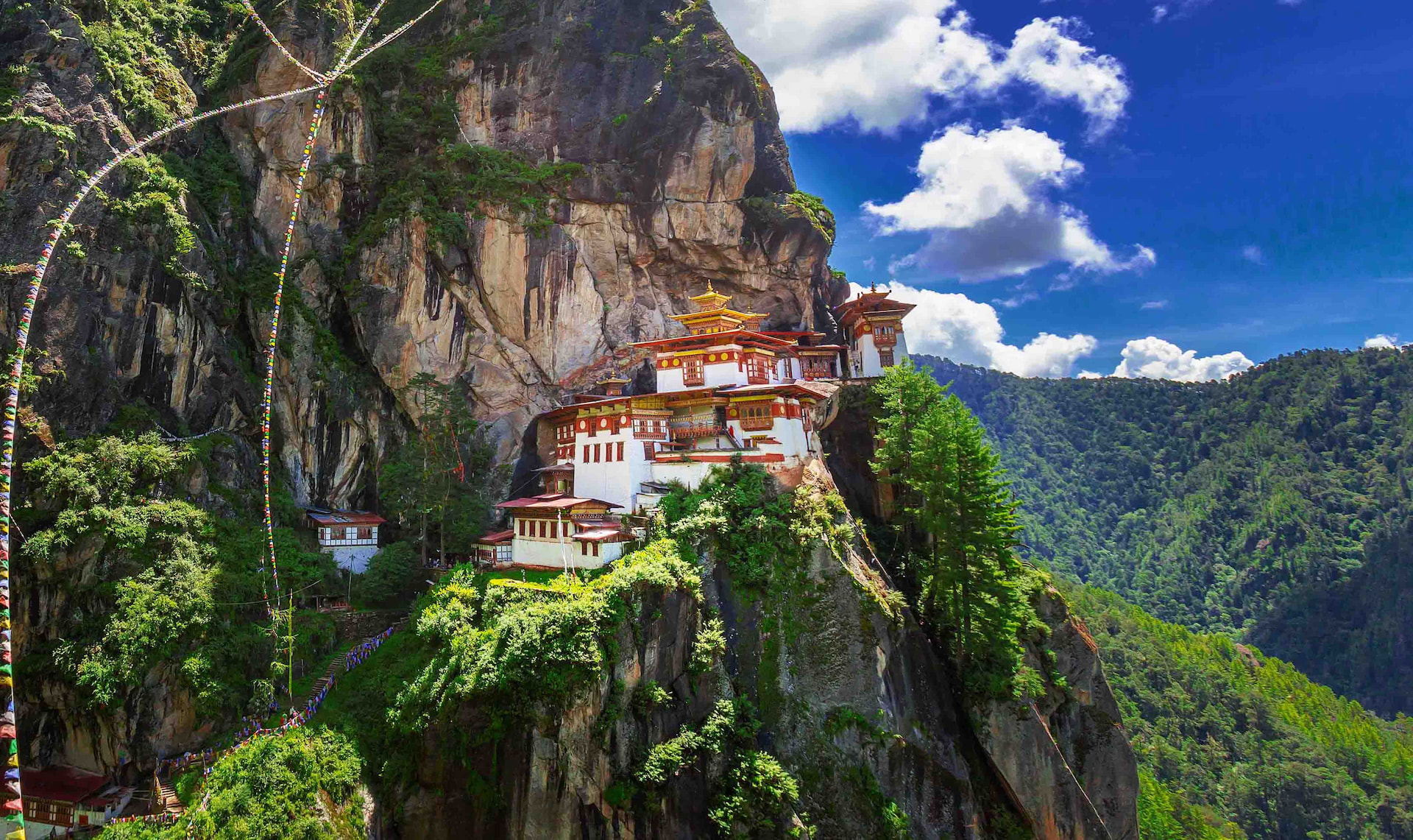 Taktsang Lhakhang ( Tigers Nest ) 