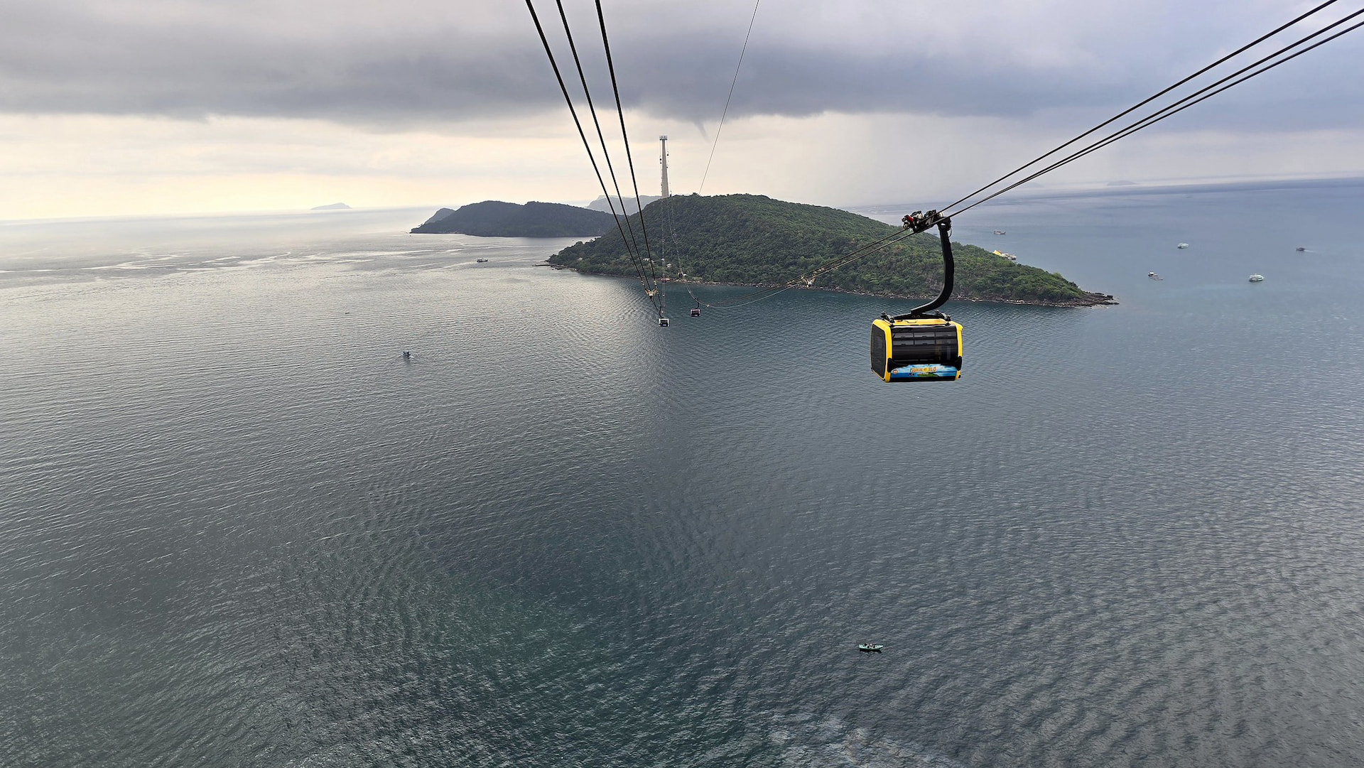 The Hon Thom Cable Car 1