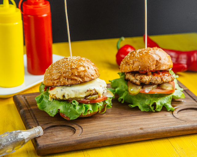 Binge Eat Kaw Kaw Burger