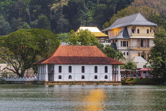 Kandy Lake