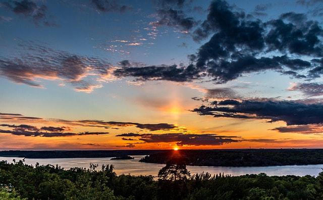 Catch The Midnight Sun