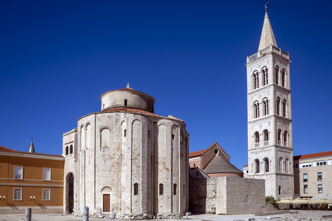 Roman Ruins Old Town Guided Walking Tour and Sea