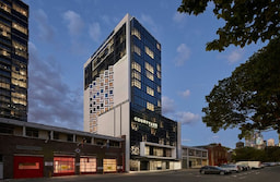 Courtyard By Marriott Melbourne Flagstaff Gardens Exterior View