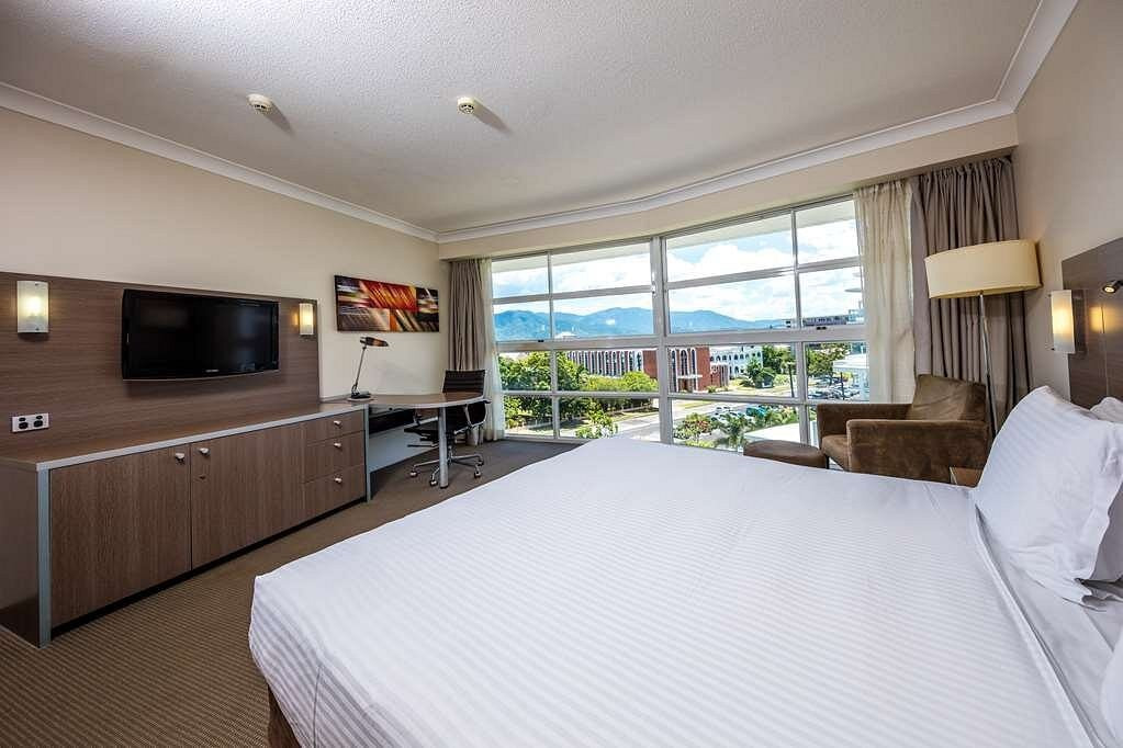 DoubleTree by Hilton Cairns  Standerd Room