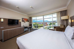 DoubleTree by Hilton Cairns  Standerd Room