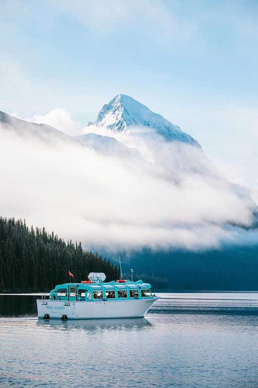 GI maligne lake boat fog