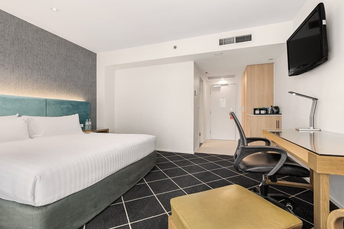 Holiday Inn On Darling Harbour Standerd Room Enterance