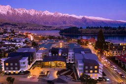 Holiday Inn Express & Suites Queenstown, an IHG Exterior View