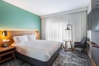 Holiday Inn Express & Suites Queenstown, an IHG Room