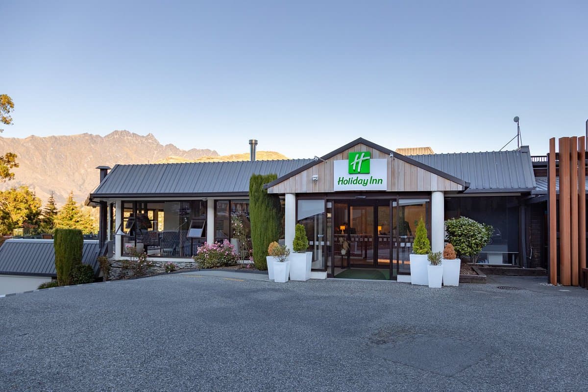 Holiday Inn Queenstown Frankton Road Exterior View