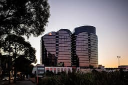 Melbourne Marriott Hotel Docklands Exterior View