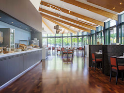 Novotel Rotorua Lakeside - Restaurant Area