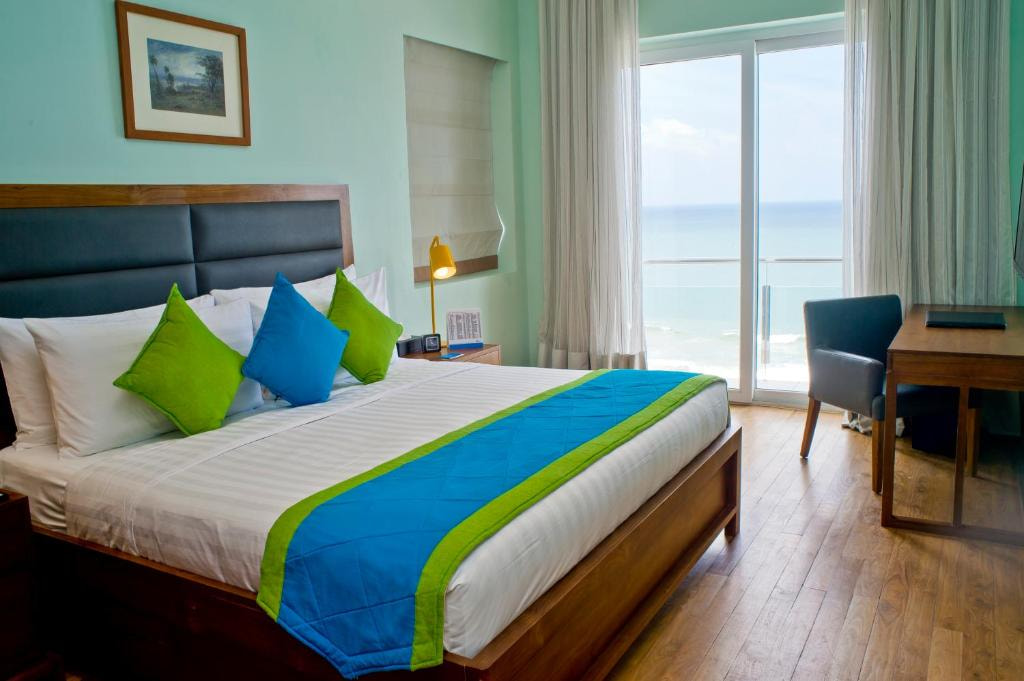 Ocean Edge Suites & Hotel Room