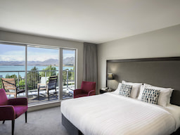 Peppers Bluewater Resort - Lake Tekapo - Deluxe Lake View Room