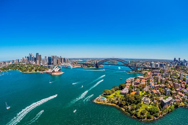 Spectacular Sydney With Canberra & Melbourne by Coach