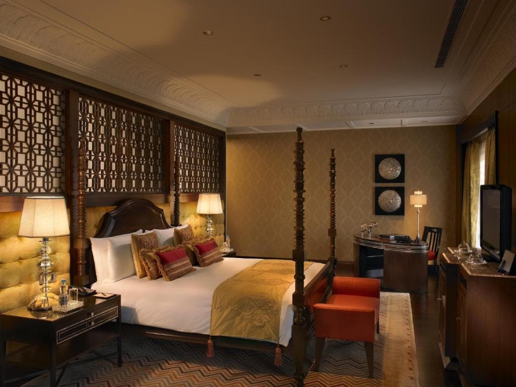 The Leela Palace Udaipur Bed Room 