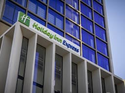 Holiday Inn Express Auckland  Exterior View