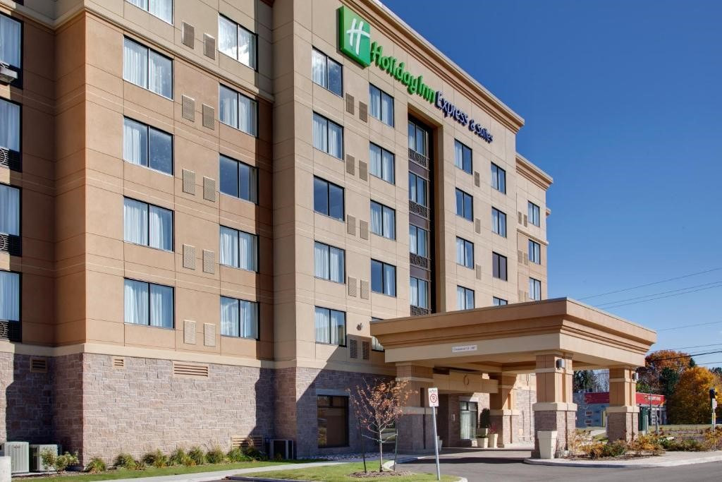 Holiday Inn Express & Suites Ottawa West