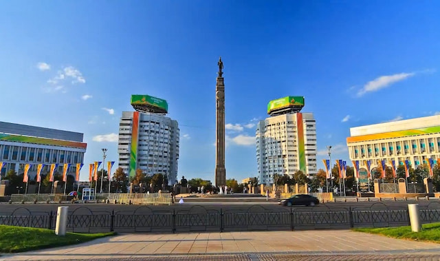 republic square 001