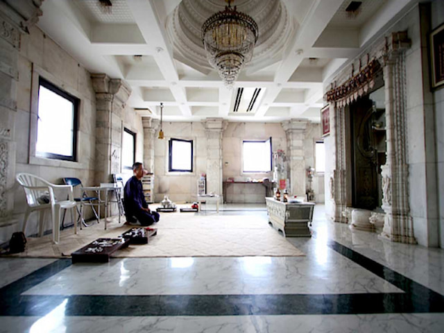 Bhagwan Mahavirswami Jain Temple - 1