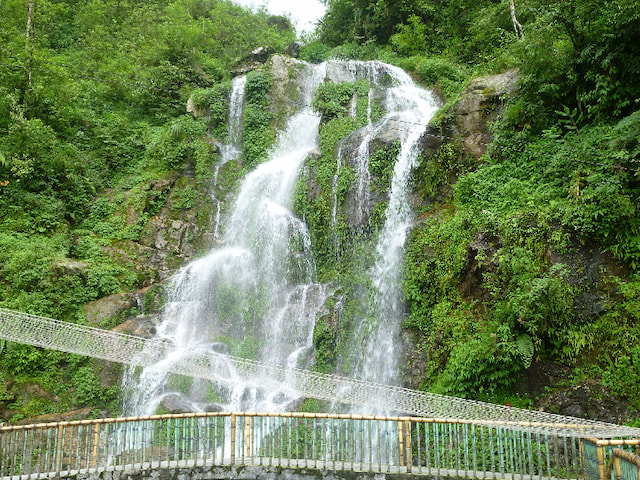 Bhimnala Waterfall - One Of The Tallest Waterfalls In Sikkim - 1