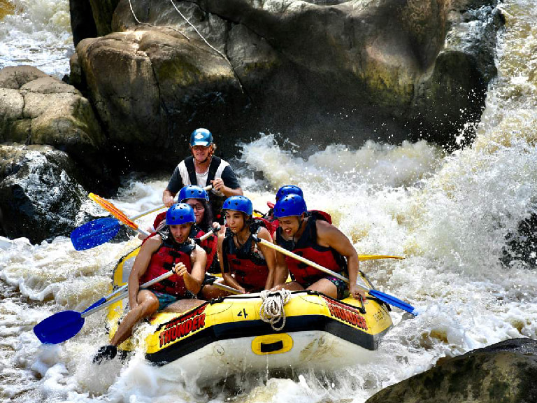 Experience-Thrilling-Rafting-1