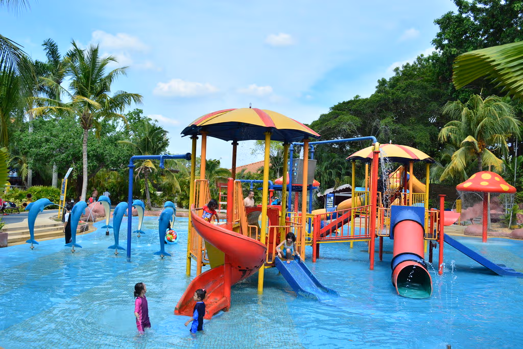 Full Day A Famosa Theme Park Experience
